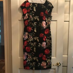 Sleeveless flowered dress